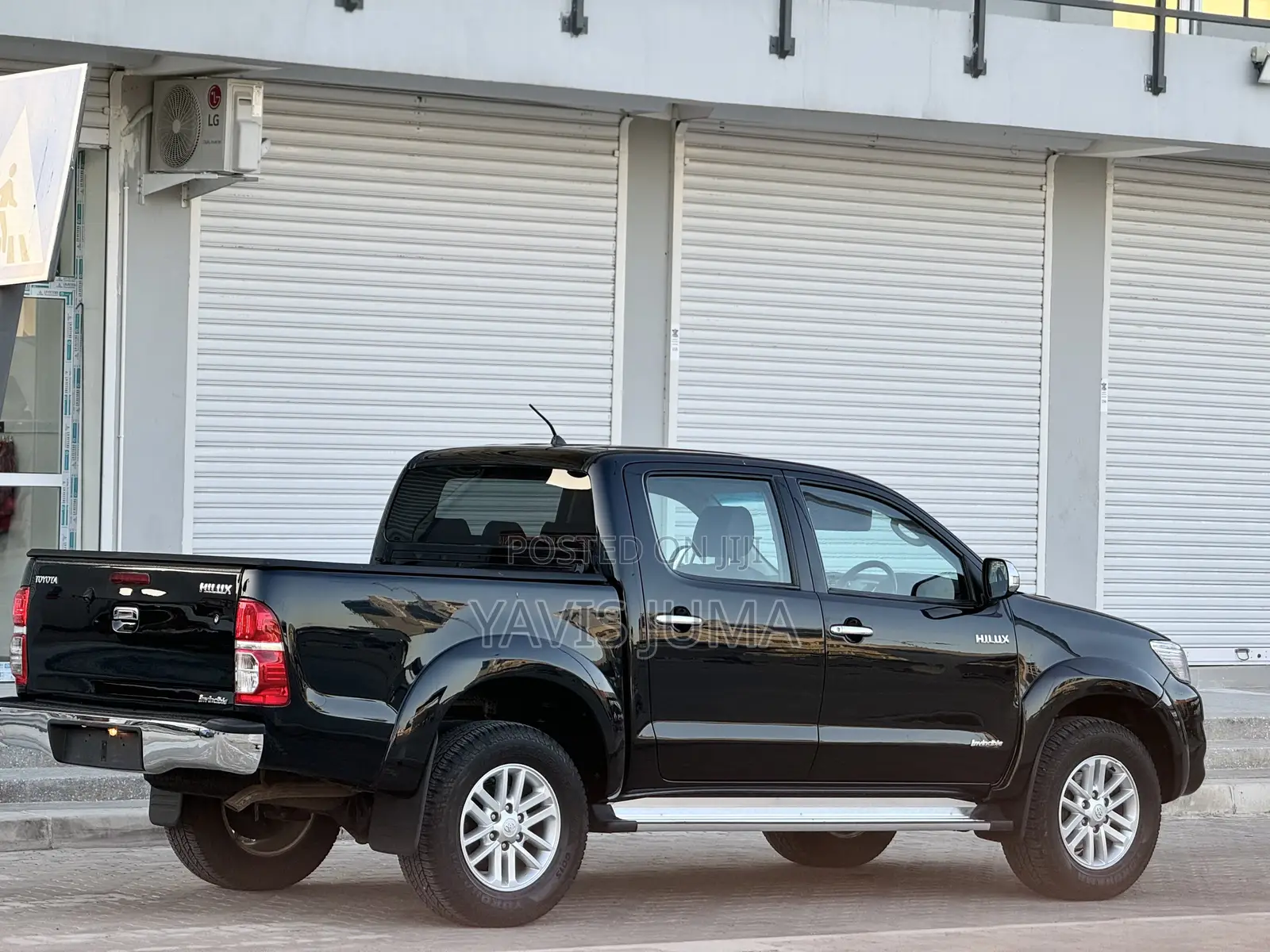 Toyota Hilux 2014 Black