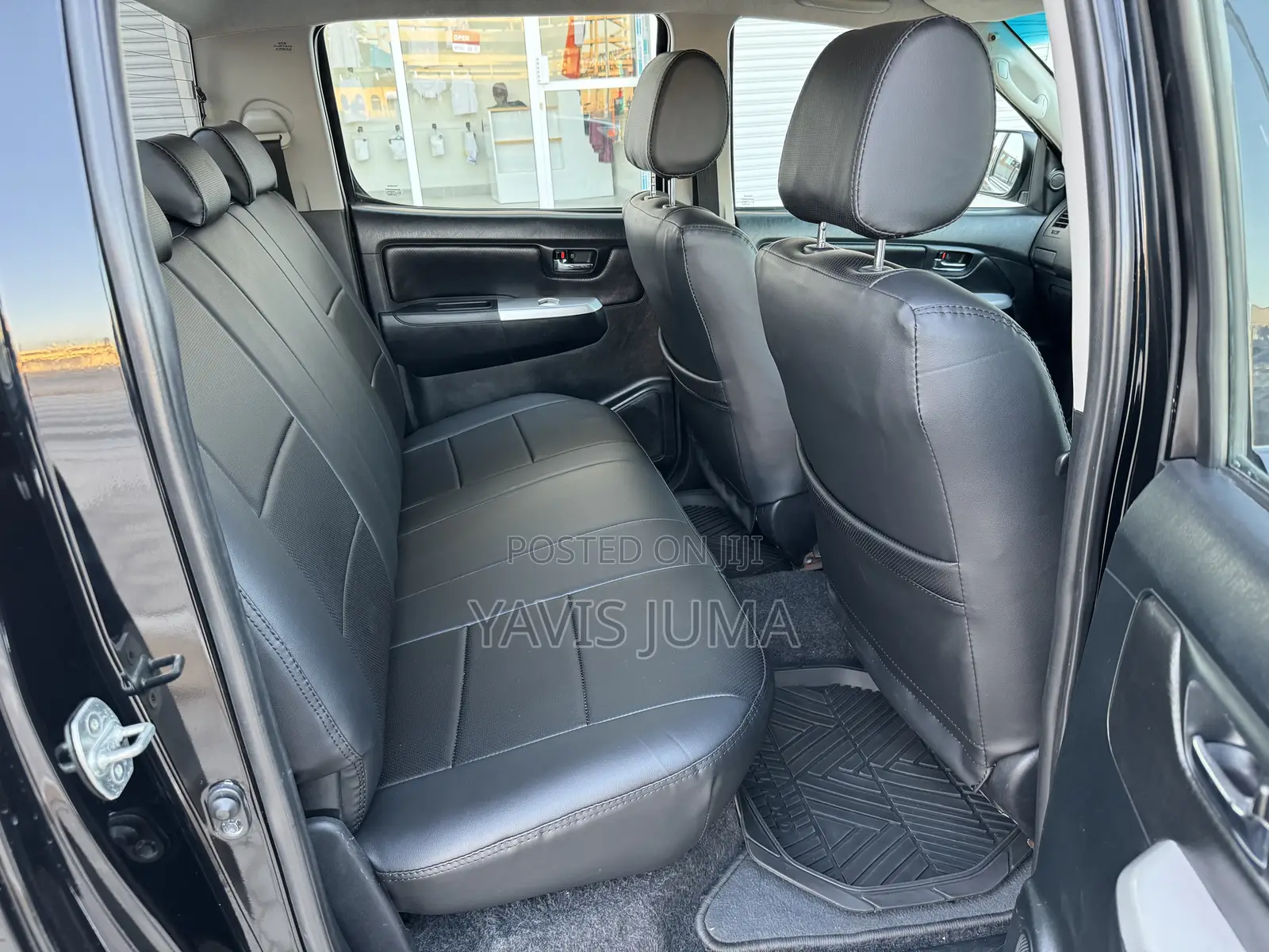 Toyota Hilux 2014 Black