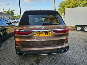 BMW X7 2022 Gold