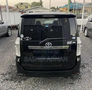 Toyota Noah 2.0 143hp AWD (7 Seater) 2009 Black