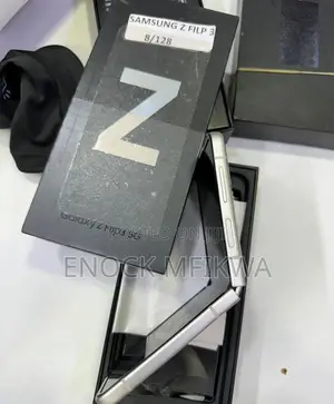 New Samsung Galaxy Z Flip 3 128 GB Gold