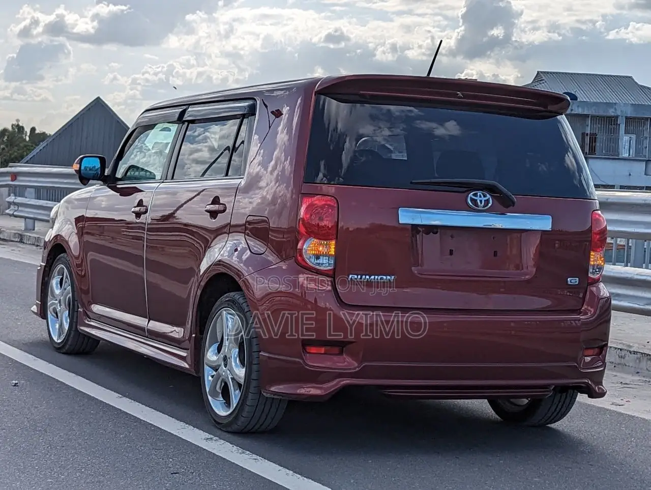 Toyota Corolla Rumion 2007 Red