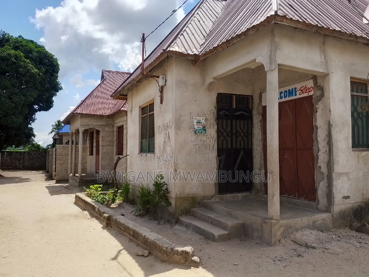 3bdrm Apartment in Mwambungu Broker, Mbagala for sale