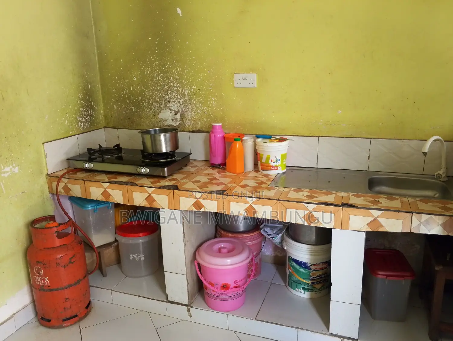 4bdrm Apartment in Mwambungu Broker, Mbagala for sale