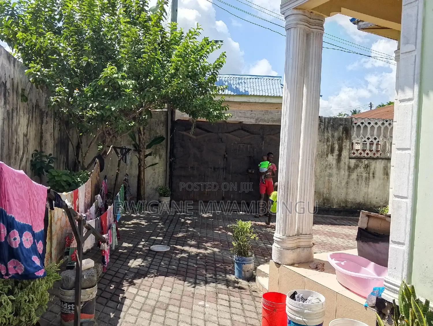 4bdrm Apartment in Mwambungu Broker, Mbagala for sale