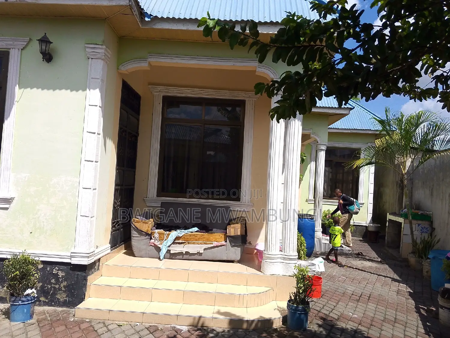 4bdrm Apartment in Mwambungu Broker, Mbagala for sale