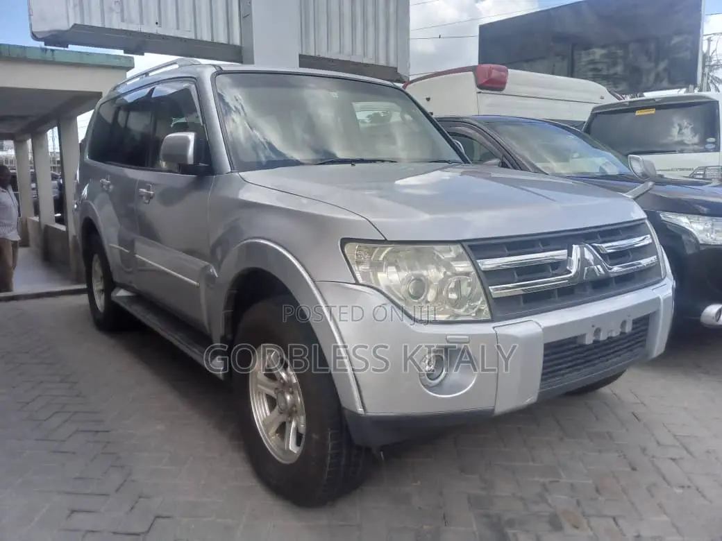 Mitsubishi Pajero 2007 Silver