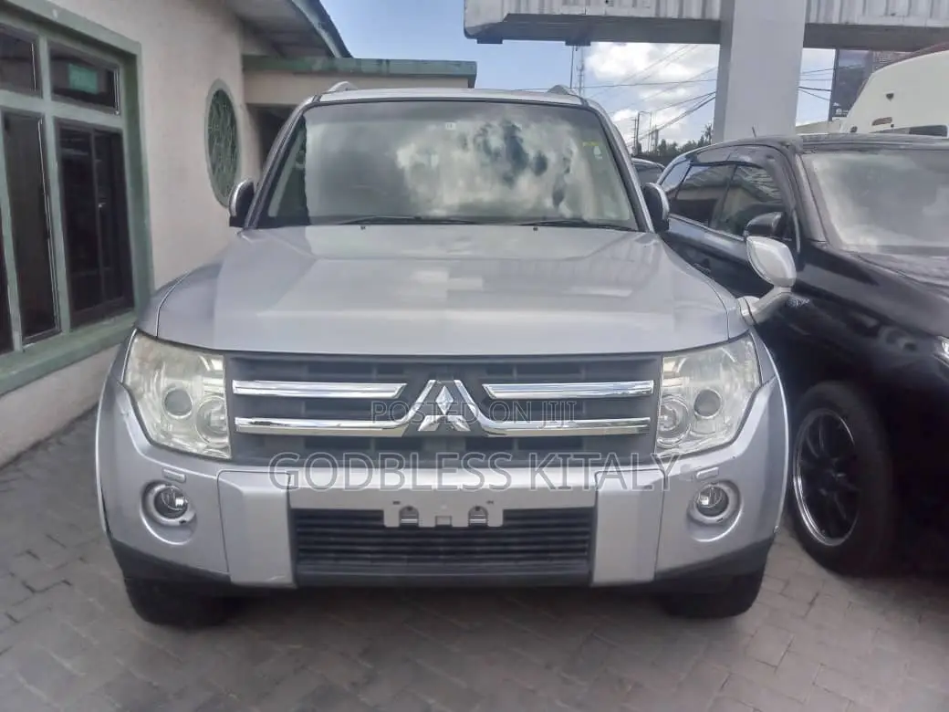 Mitsubishi Pajero 2007 Silver