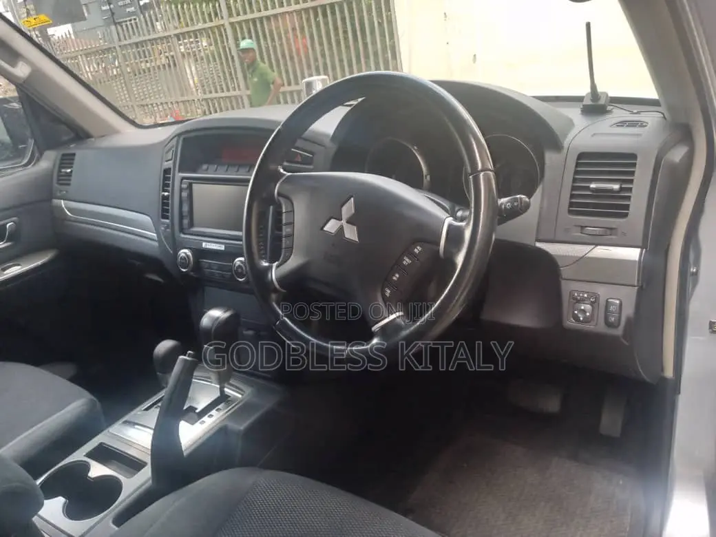 Mitsubishi Pajero 2007 Silver