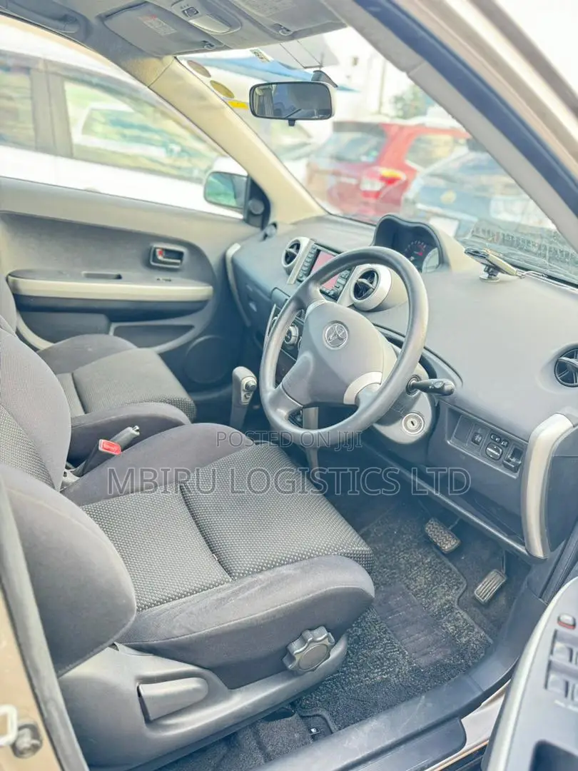 Toyota IST 2003 Gold