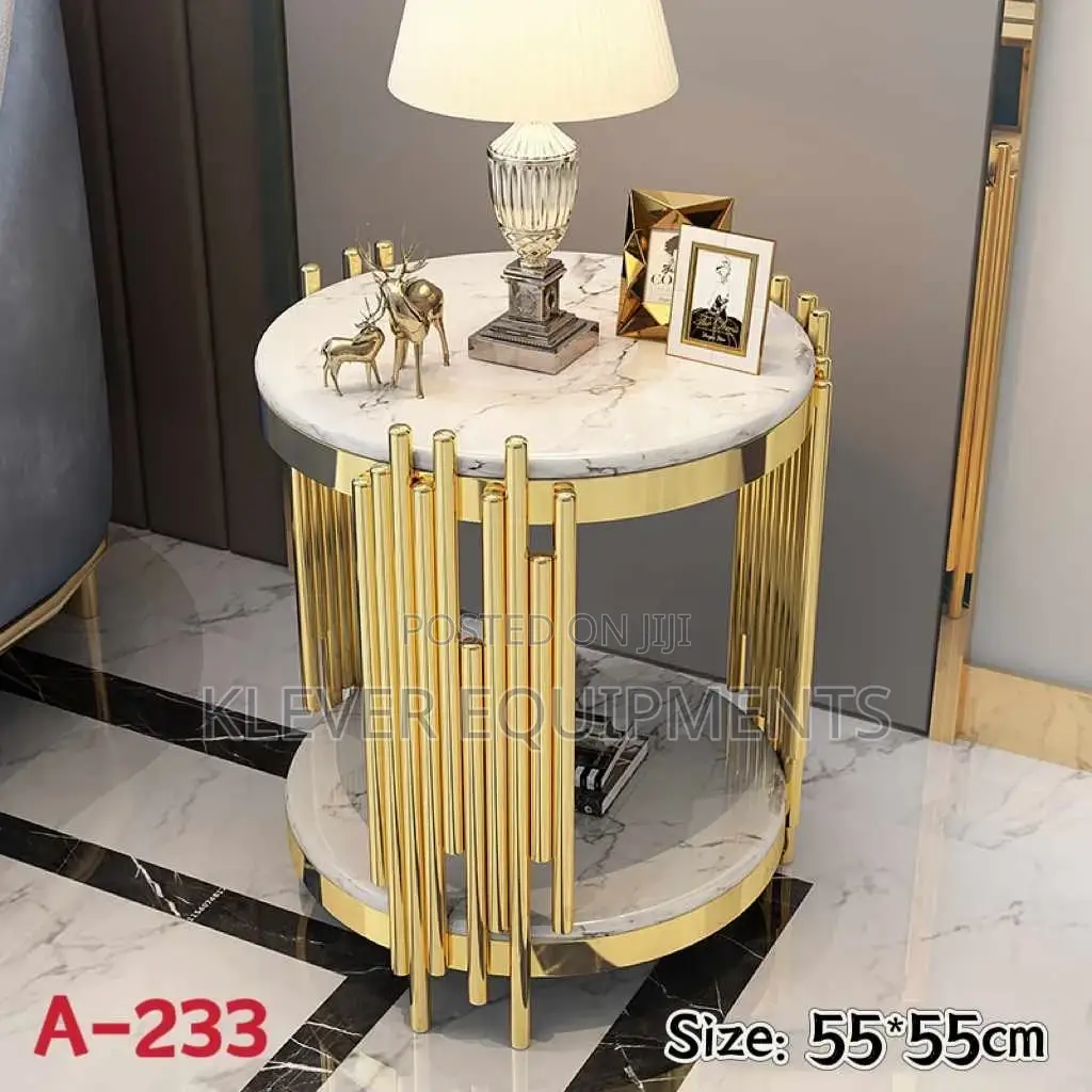 Elegant Circle Mable Top Side Table