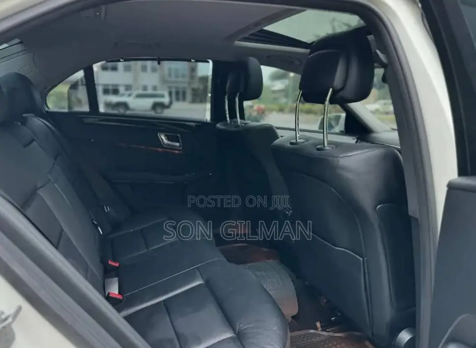 Mercedes-Benz E200 2011 Pearl
