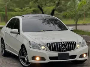 Mercedes-Benz E200 2011 Pearl