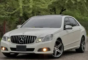 Mercedes-Benz E200 2011 Pearl