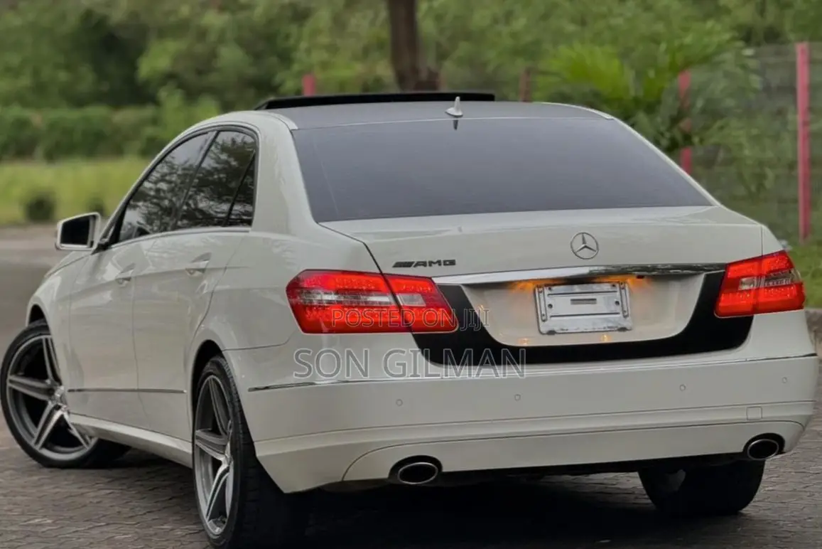Mercedes-Benz E200 2011 Pearl