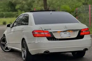 Mercedes-Benz E200 2011 Pearl