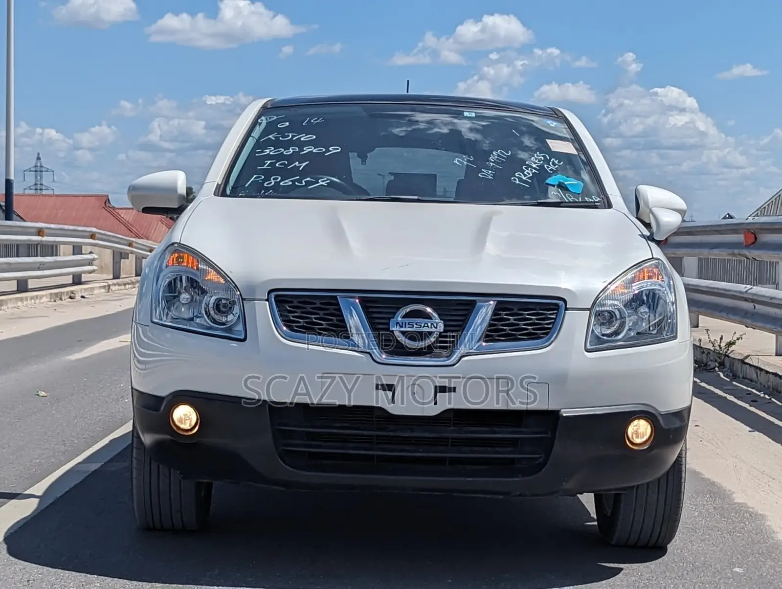 Nissan Dualis 2012 Off white