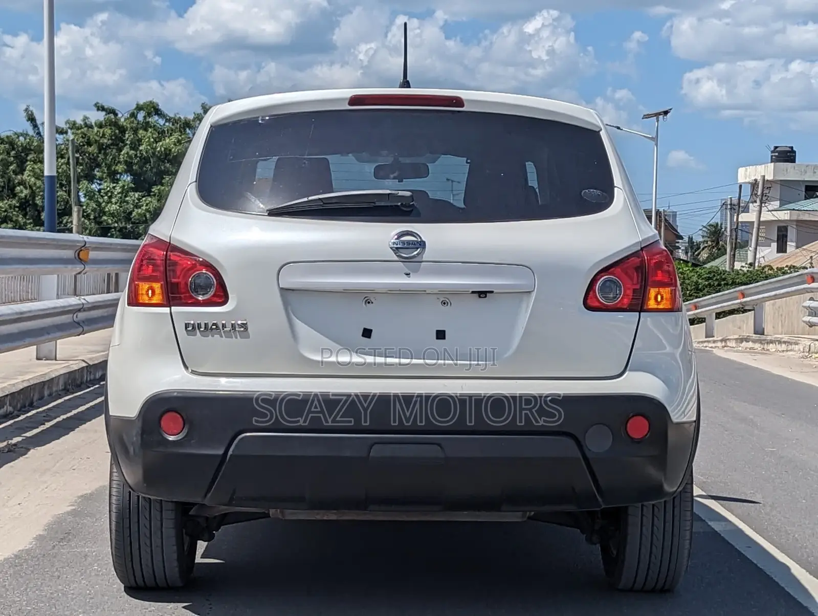 Nissan Dualis 2012 Off white