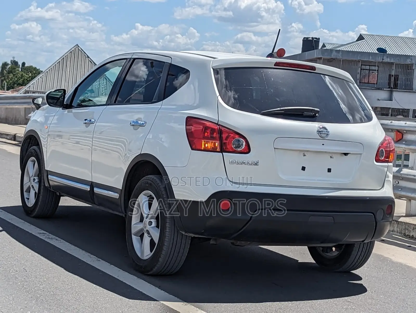 Nissan Dualis 2012 Off white