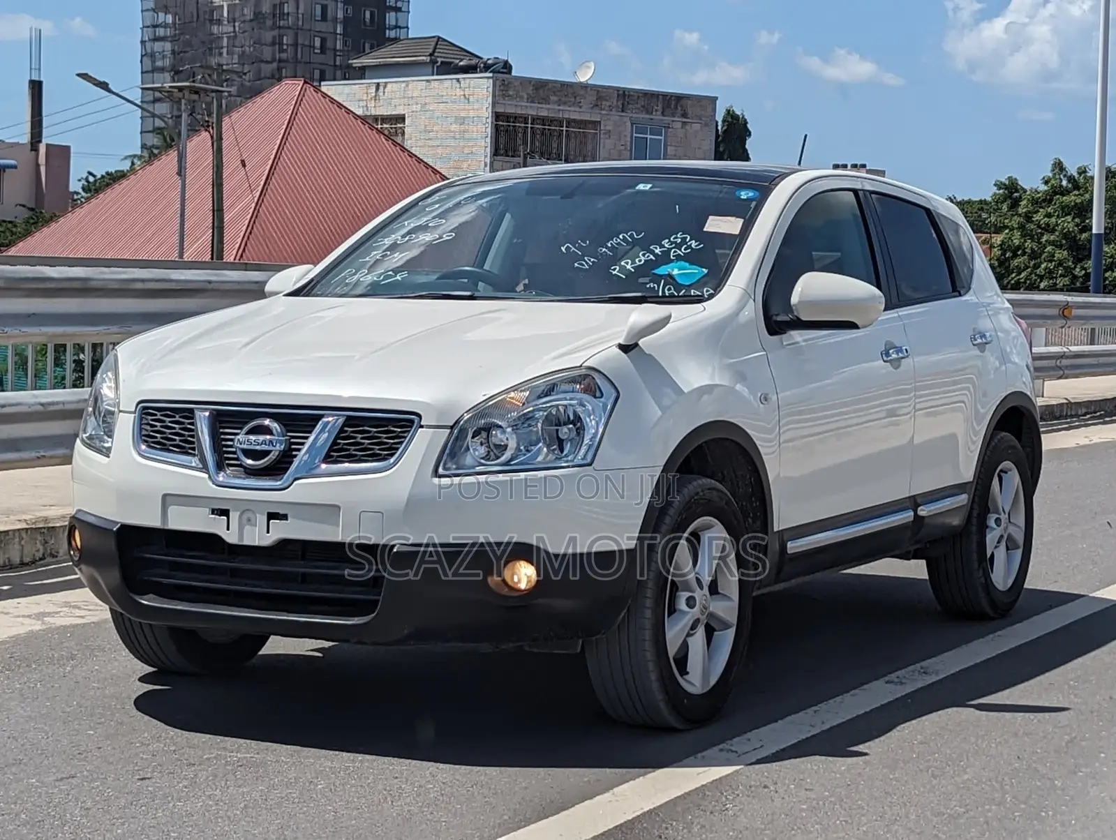 Nissan Dualis 2012 Off white