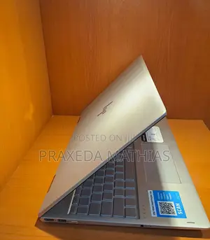 Laptop HP Envy X360 15-Cp0013nr 16GB Intel Core I7 SSD 512GB