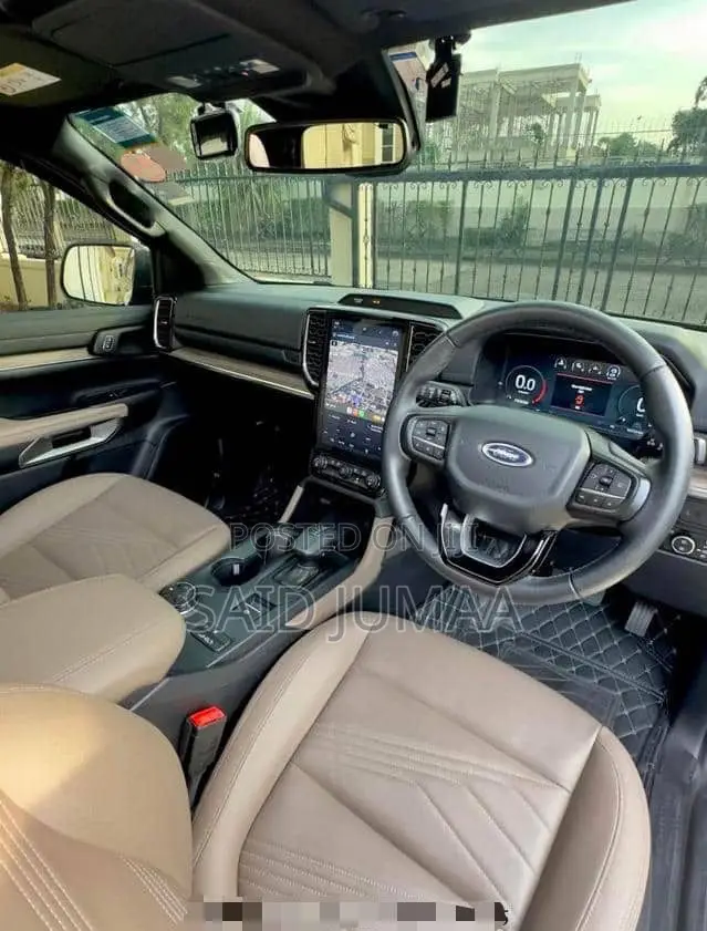 Ford Everest 2023 Black