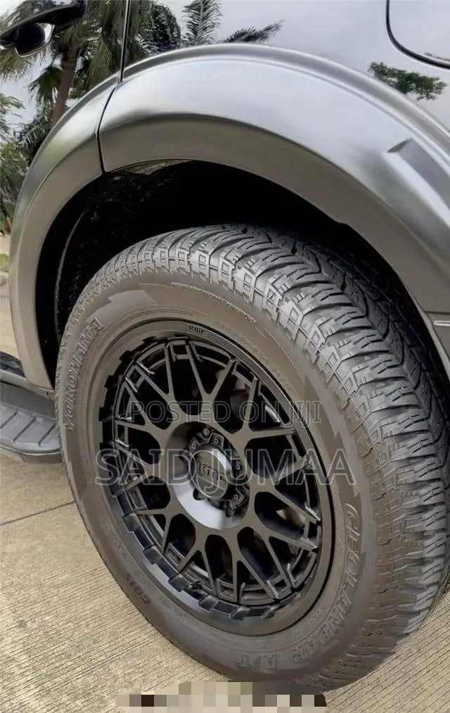 Ford Everest 2023 Black
