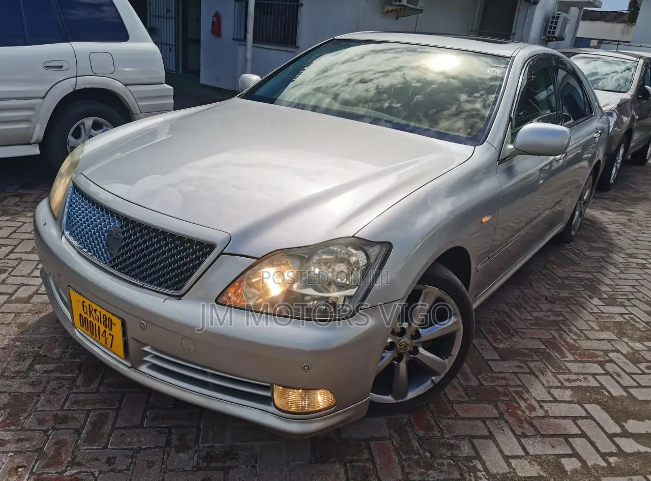 Toyota Crown Royale 2005 Silver