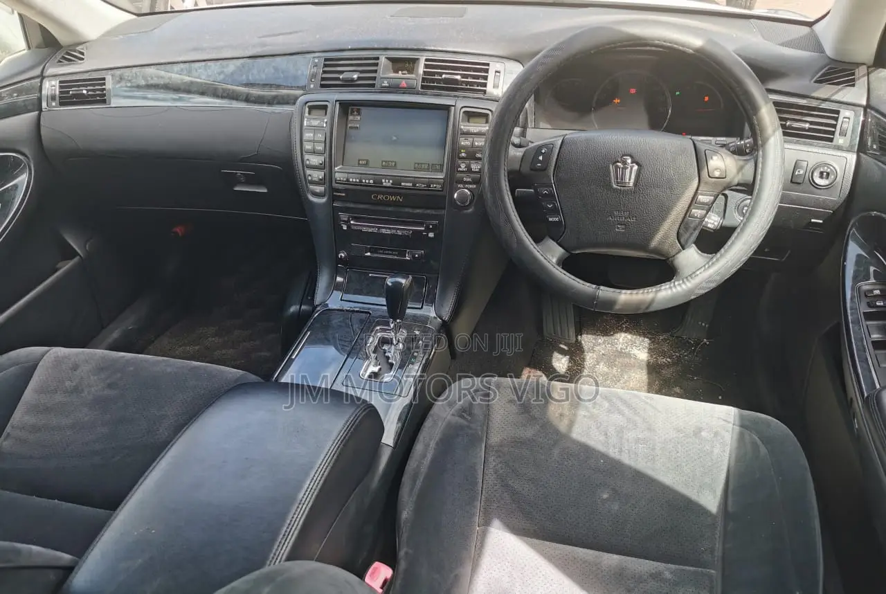 Toyota Crown Royale 2005 Silver
