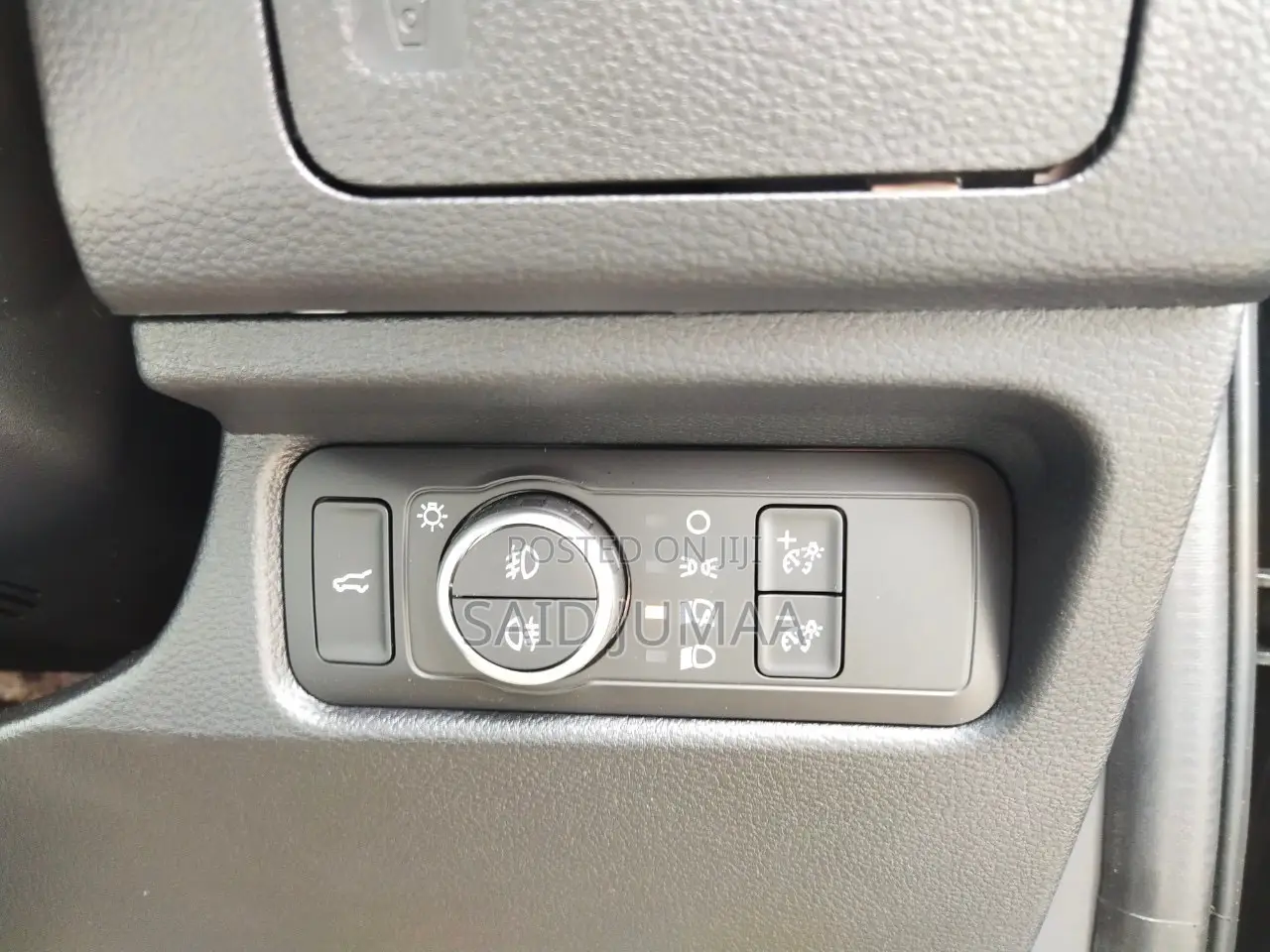 Ford Everest 2024 Matt Black