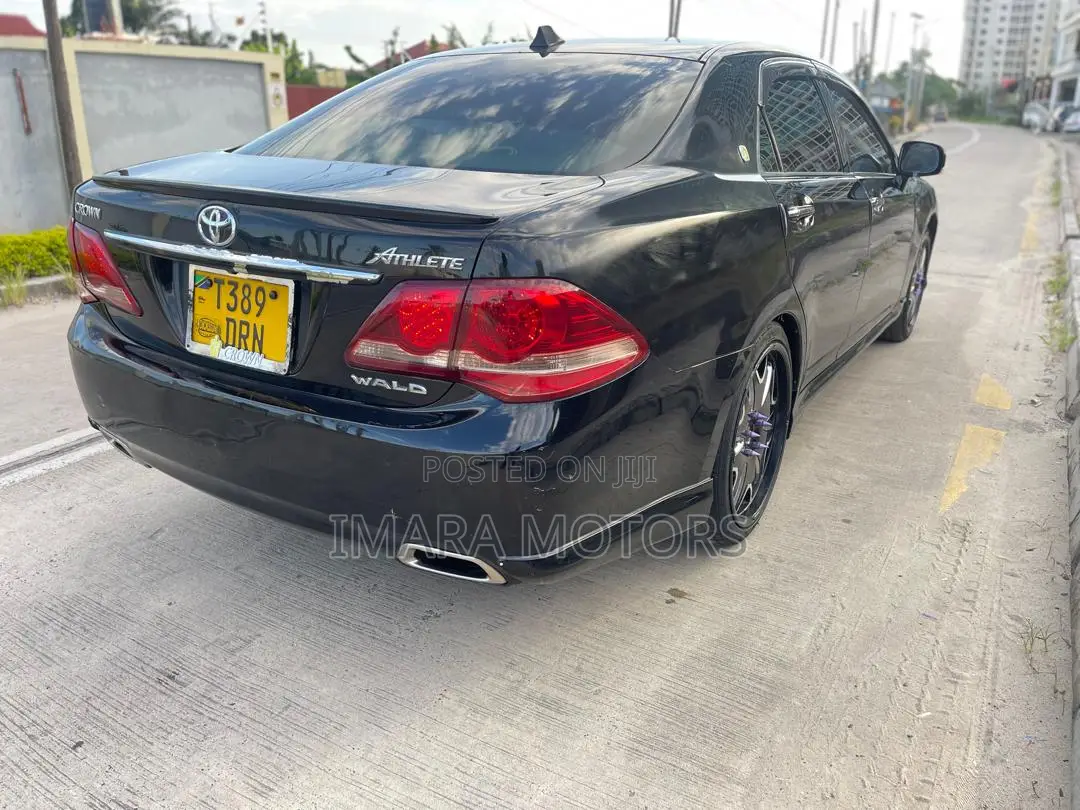 Toyota Crown 2009 Black