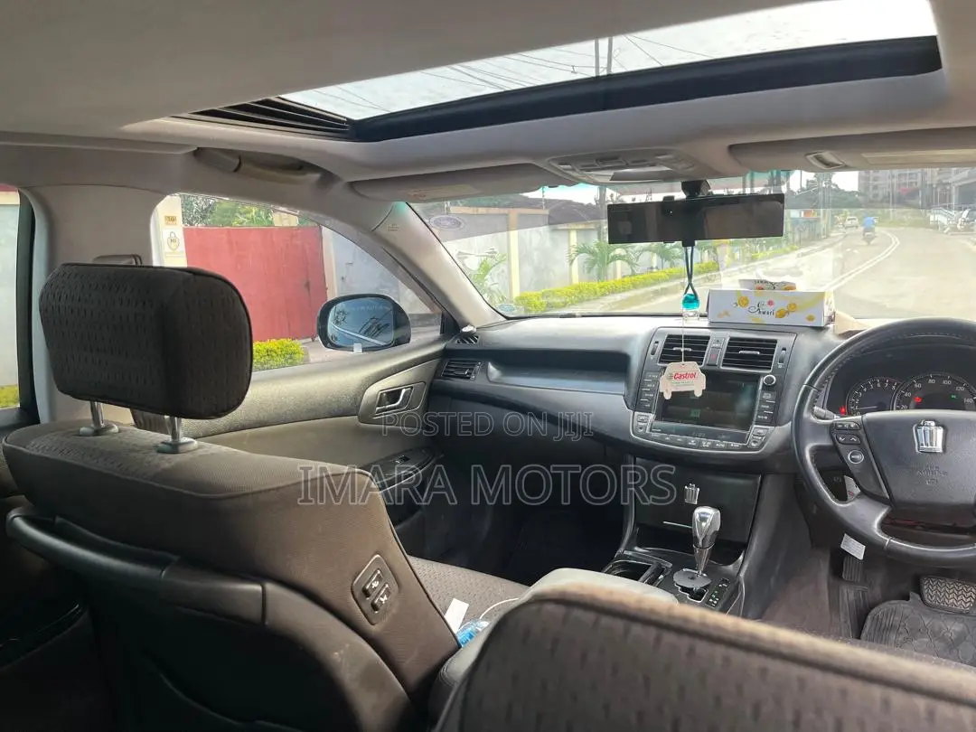 Toyota Crown 2009 Black