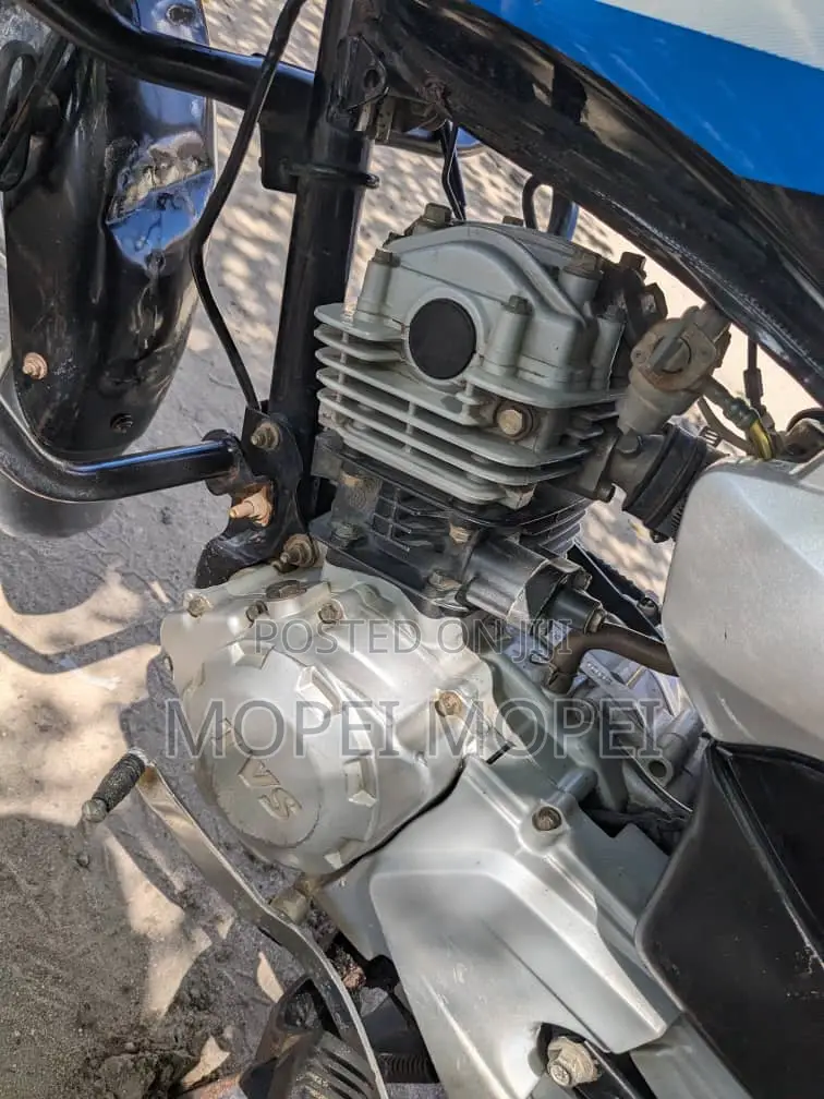 TVS HLX 125 2023 Black