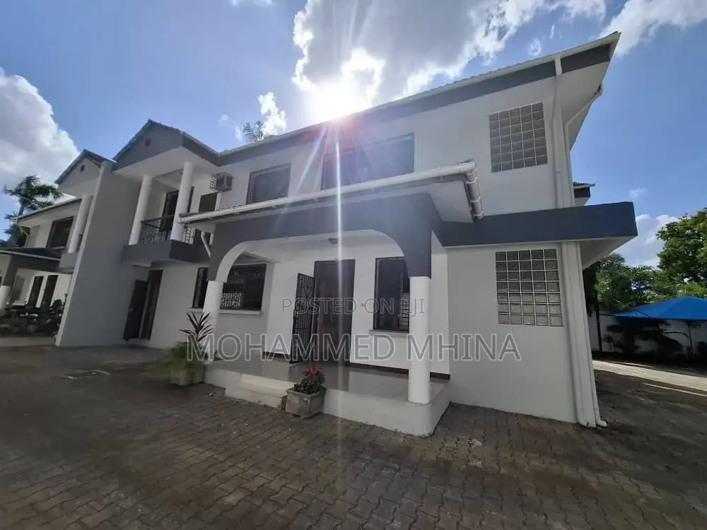 4bdrm Villa in Mikocheni for rent