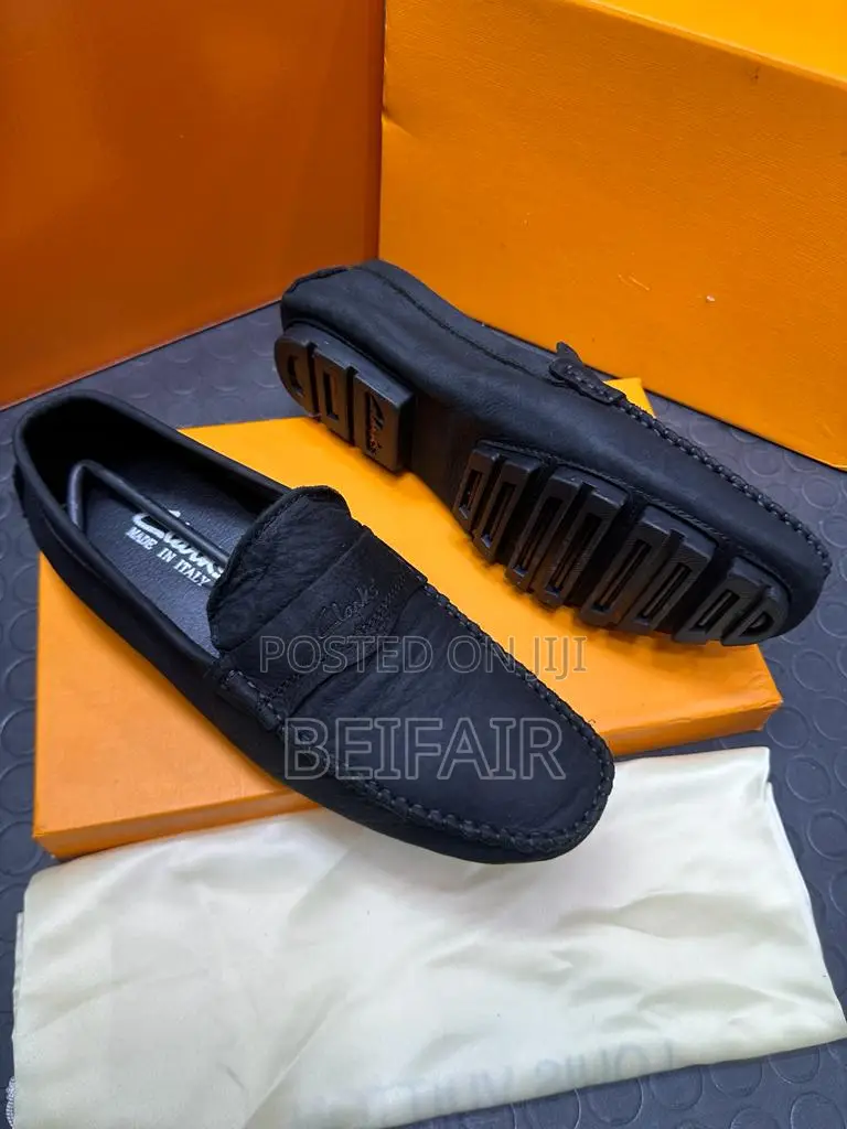 Original Clarks Leather Loafers | Viatu Vya Kiume