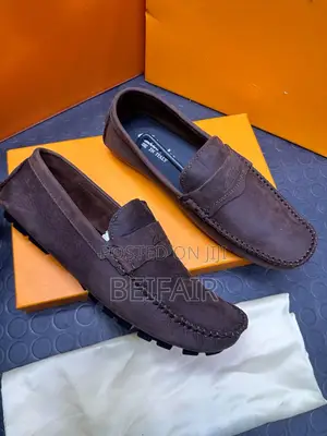 Original Clarks Leather Loafers | Viatu Vya Kiume