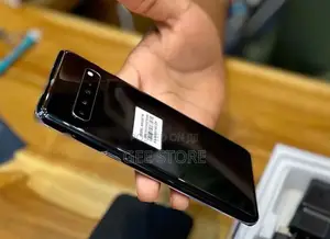 New Samsung Galaxy S10 5G 256 GB Black