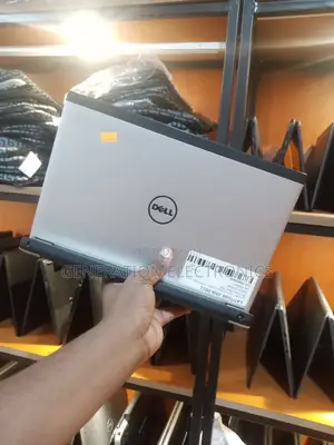 Laptop Dell Latitude 3310 8GB Intel Core I5 HDD 500GB