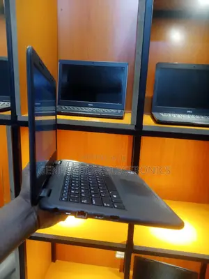 Laptop Dell Latitude 3189 4GB Intel SSD 32GB