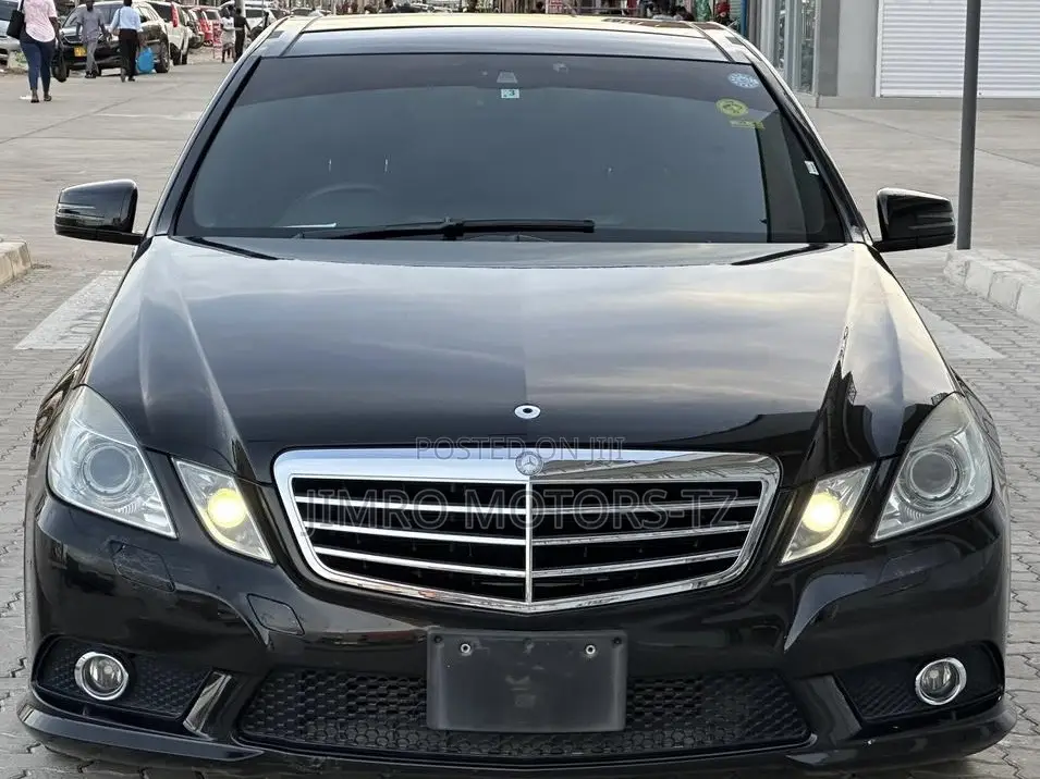 Mercedes-Benz E200 2011 Black