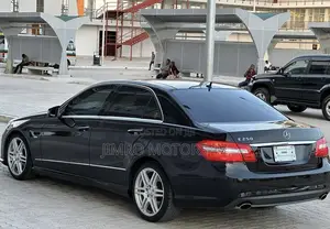Mercedes-Benz E200 2011 Black