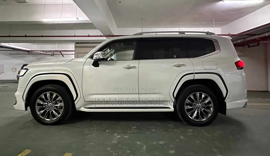 Toyota Land Cruiser 3.3 Diesel 4WD 2022 White