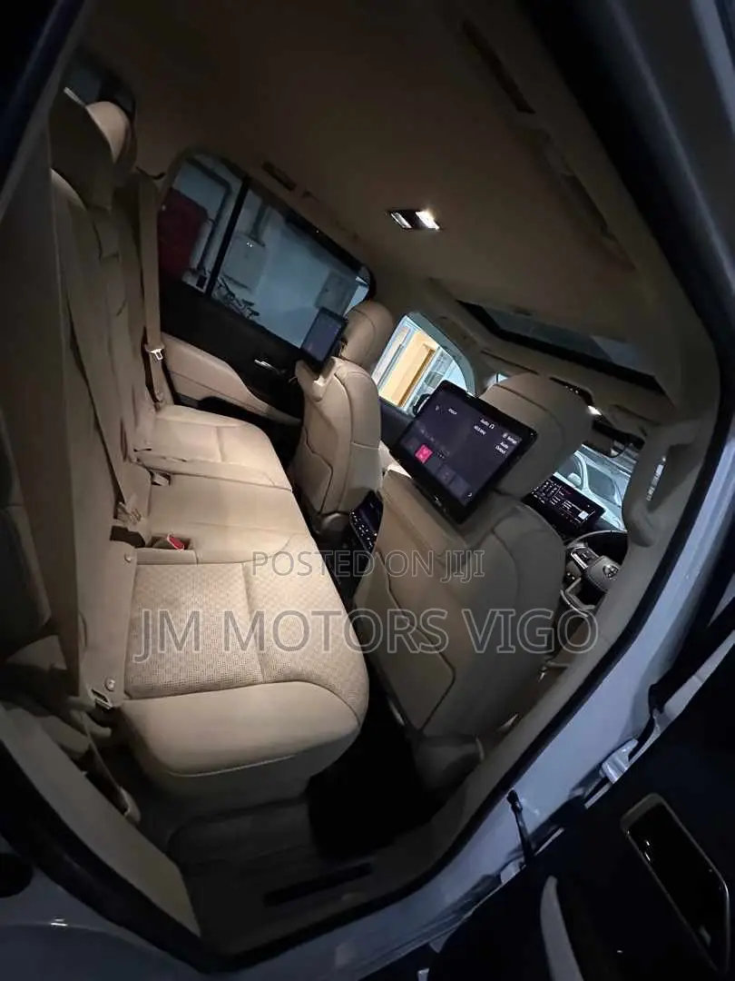 Toyota Land Cruiser 3.3 Diesel 4WD 2022 White