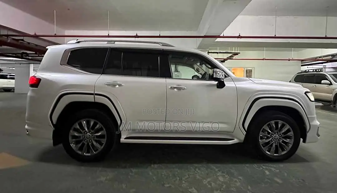 Toyota Land Cruiser 3.3 Diesel 4WD 2022 White