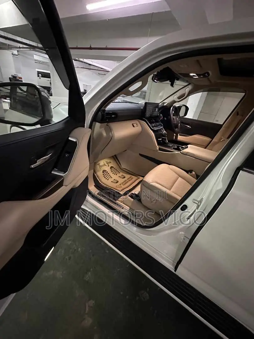 Toyota Land Cruiser 3.3 Diesel 4WD 2022 White
