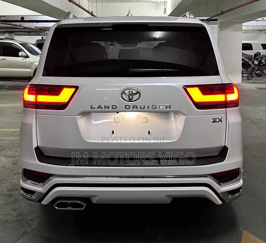 Toyota Land Cruiser 3.3 Diesel 4WD 2022 White