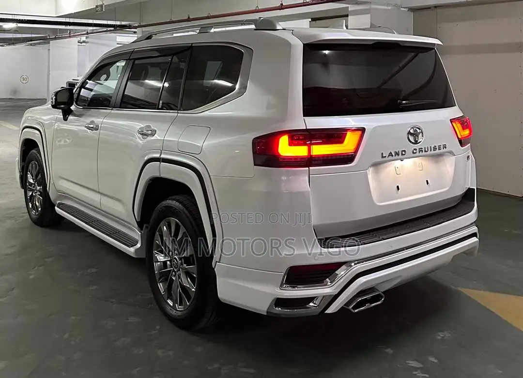 Toyota Land Cruiser 3.3 Diesel 4WD 2022 White
