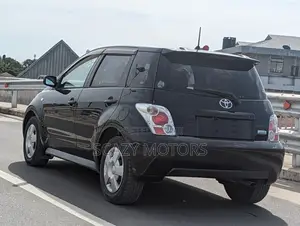 Toyota IST 2003 Black