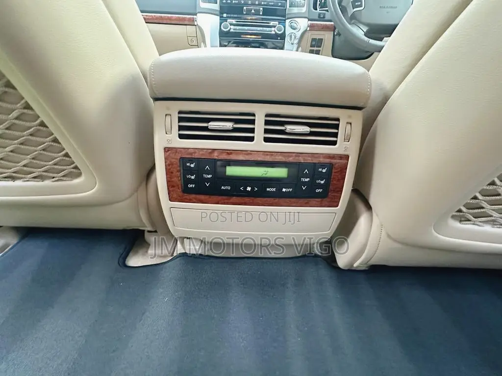 Toyota Land Cruiser 4.0 V6 GX-R 2012 Black