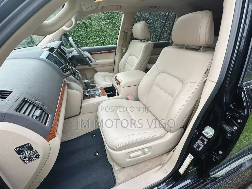 Toyota Land Cruiser 4.0 V6 GX-R 2012 Black